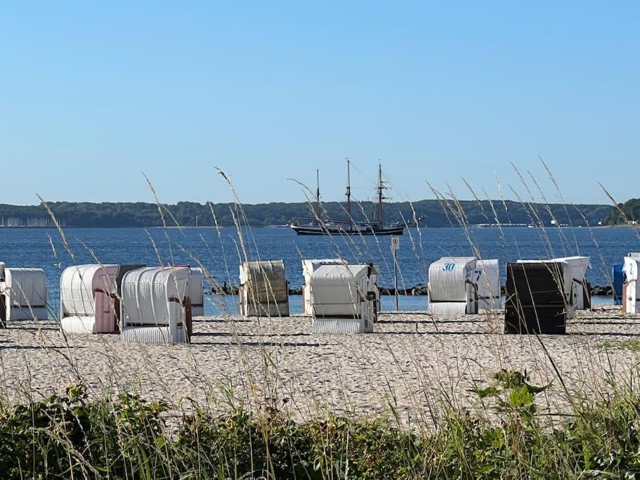 Neue Ferienwohnung Kuestennaehe Mit Terrasse 3Km Zum Strand Osdorf Exterior foto